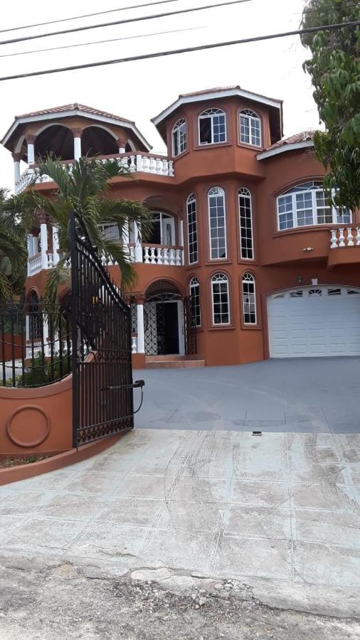 מונטגו ביי Cazwin Villas מראה חיצוני תמונה