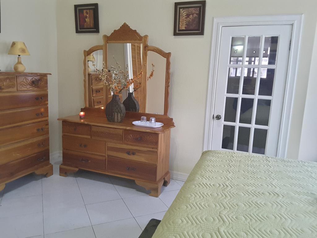 מונטגו ביי Cazwin Villas חדר תמונה