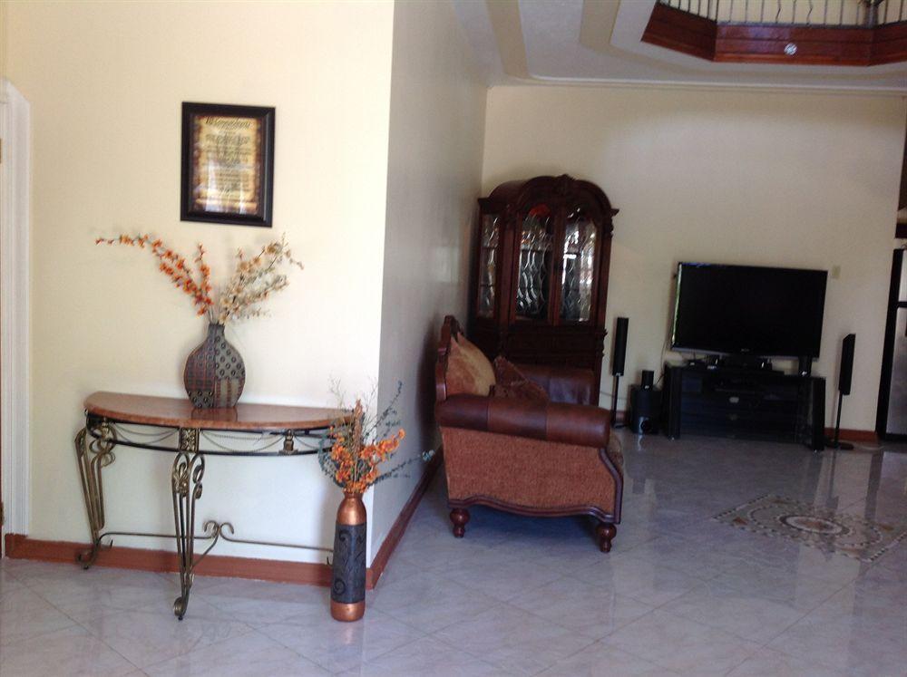 מונטגו ביי Cazwin Villas מראה חיצוני תמונה