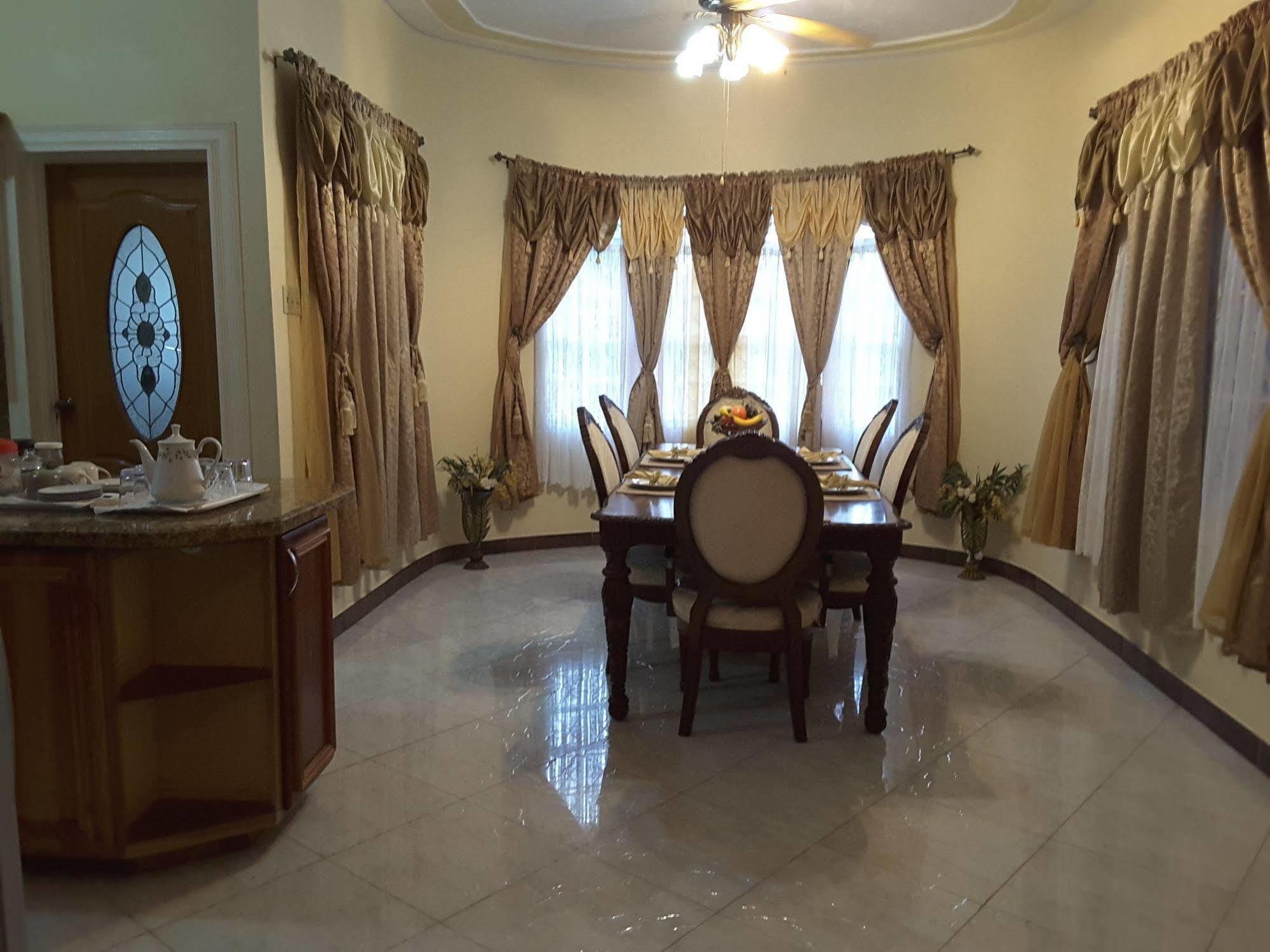 מונטגו ביי Cazwin Villas מראה חיצוני תמונה