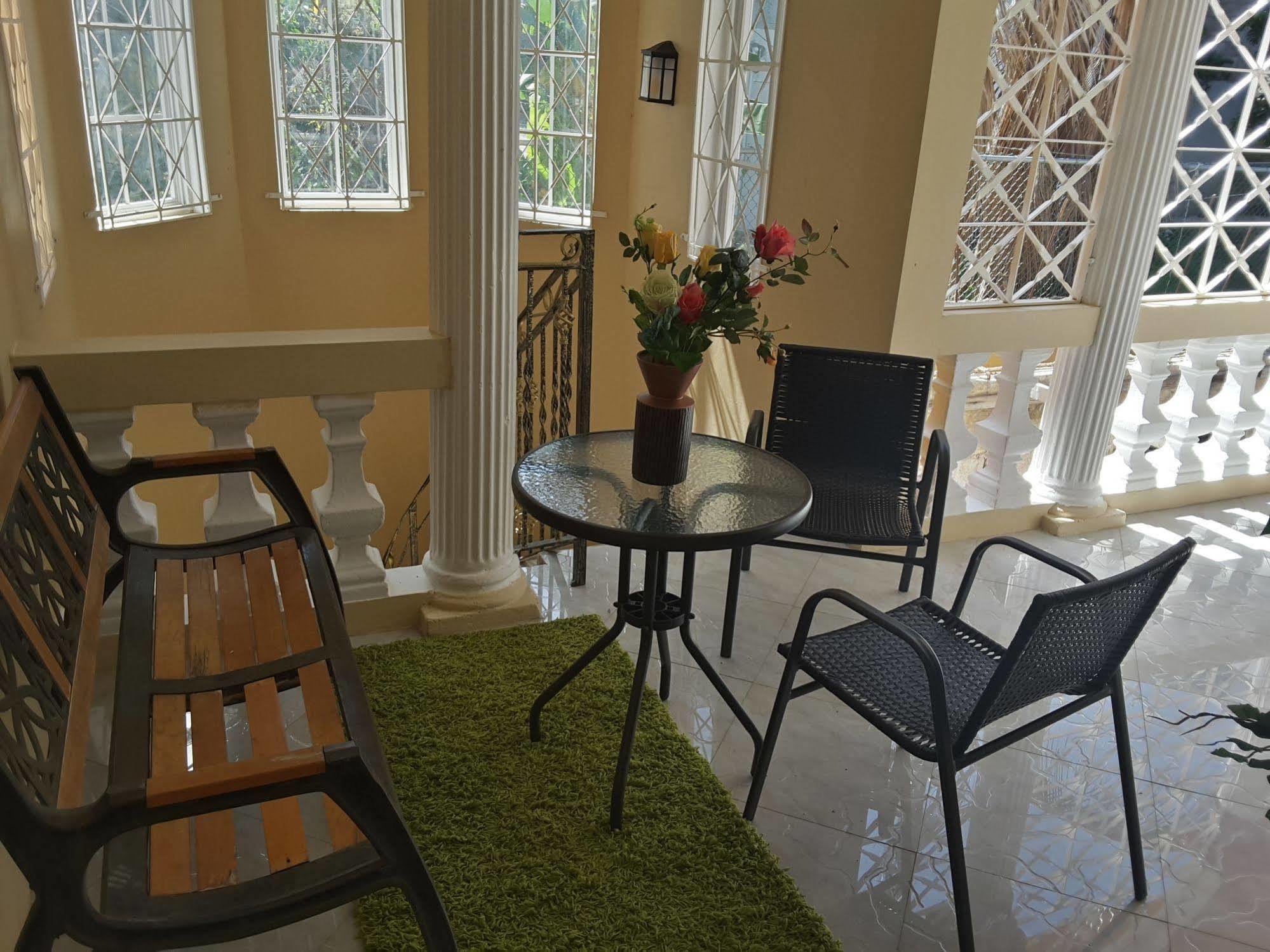 מונטגו ביי Cazwin Villas מראה חיצוני תמונה